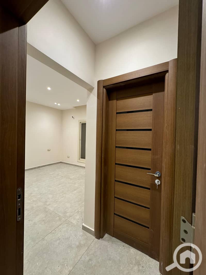 12 WhatsApp Image 2025-12-02 at 13.44. 46 (6). jpeg