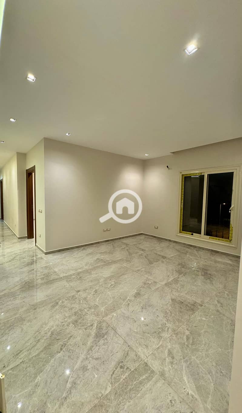 7 WhatsApp Image 2025-12-02 at 13.44. 46 (5). jpeg