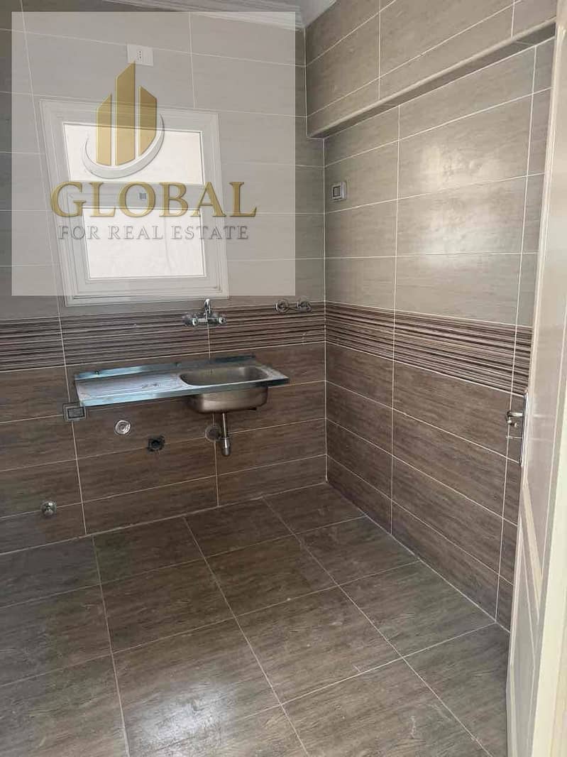 2 e67a4a0d-7e7b-4988-b549-406ed64da953. jpg