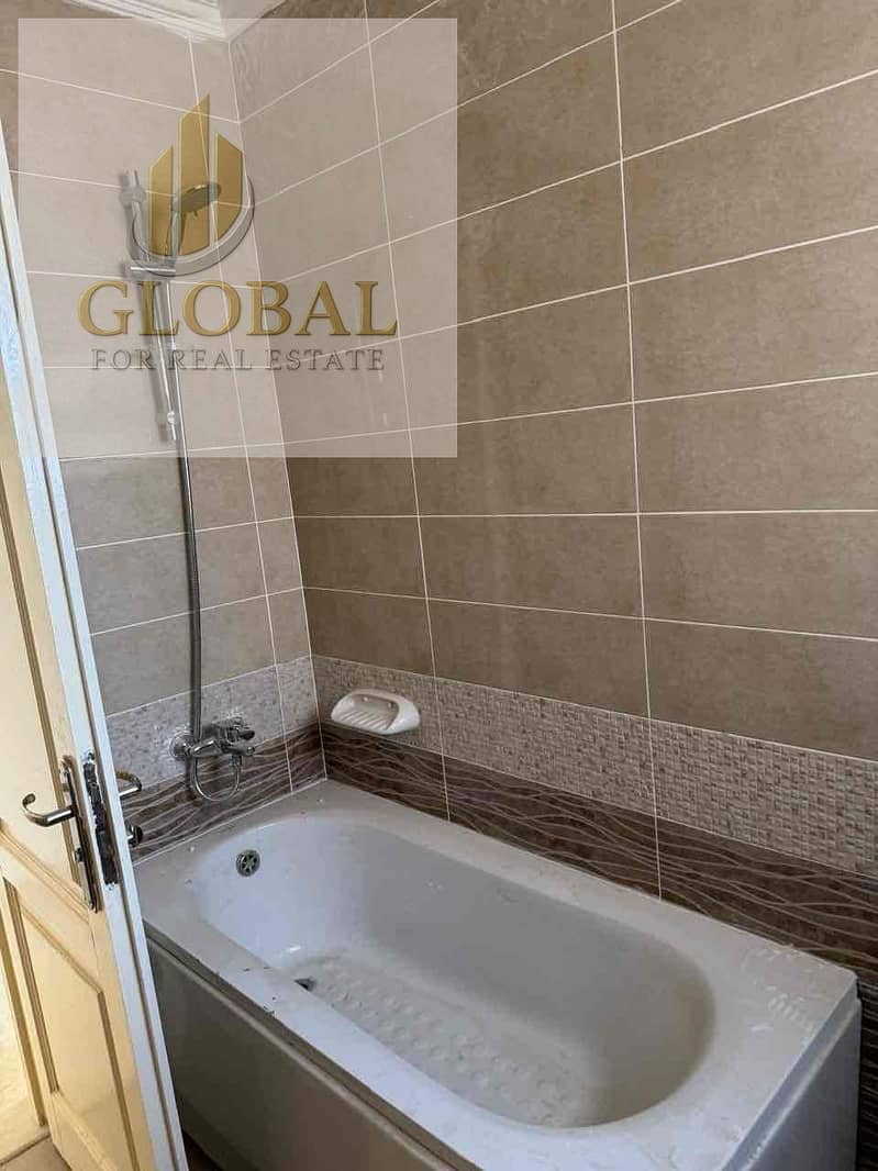 10 5514bec0-2d4b-416e-b897-fb36b019a669. jpg