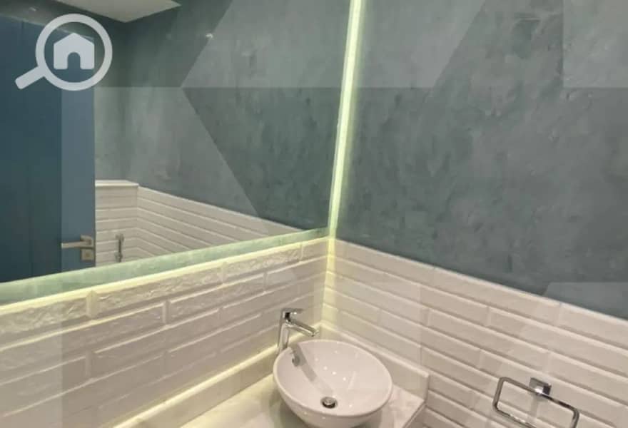 8 e7c3ba3e2b0a44879bbaf19119651e76. jpg