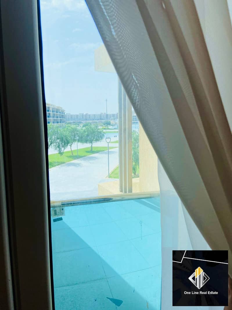 6 8c667ba0-b28c-4400-8850-33019207b31f. jpeg