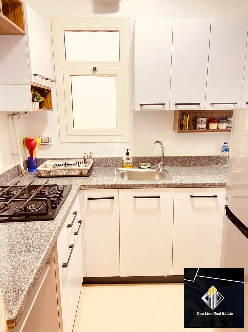 11 b90f8857-4ff6-4a4a-9012-4e7c71d24a07. jpeg