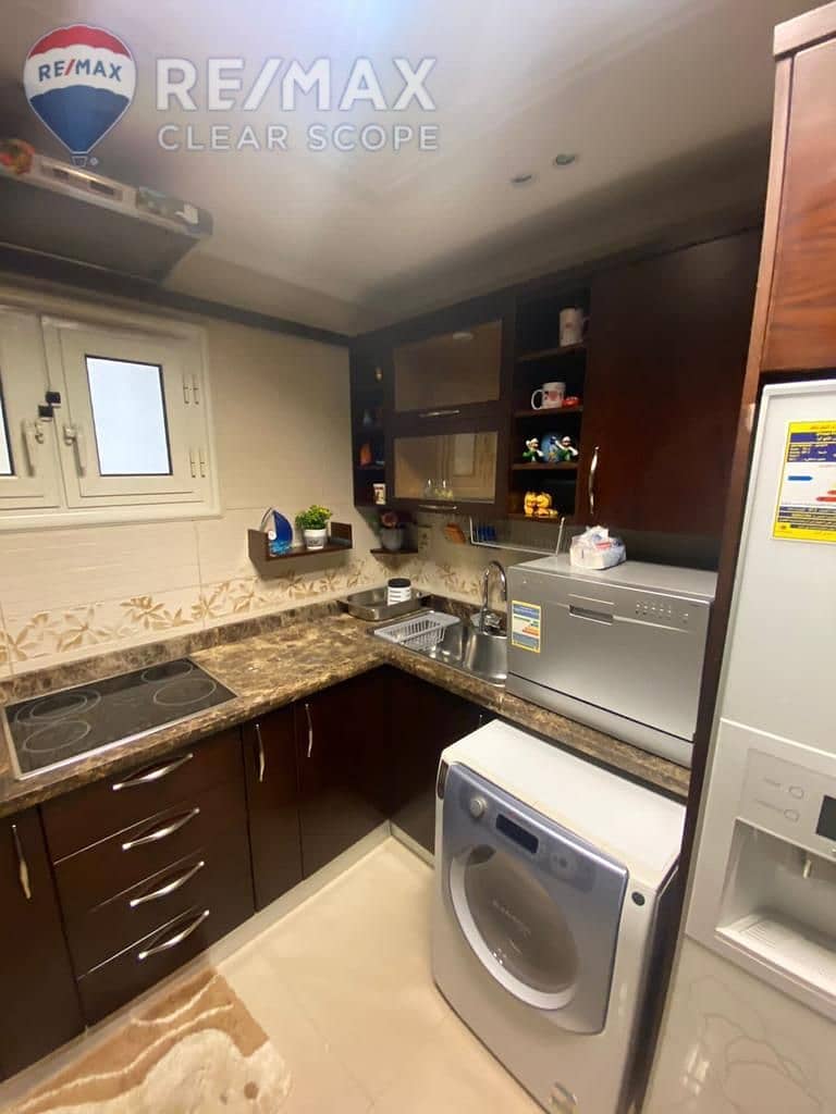 10 fda1aa18-ce15-44e1-ac64-6a5d175fc6c7. jpeg