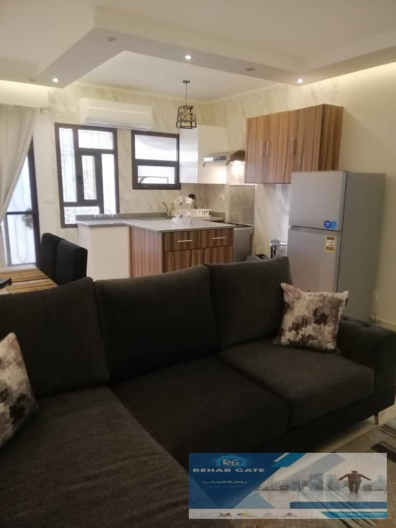 8 7ee898f1-274f-40c2-8cd4-dd0bd481b79b. jpg