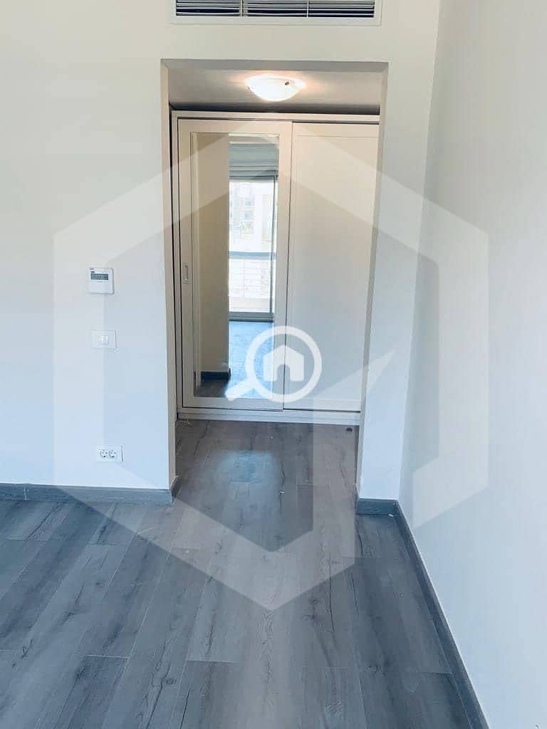 3 Jasper Woods New Giza 3. jpg