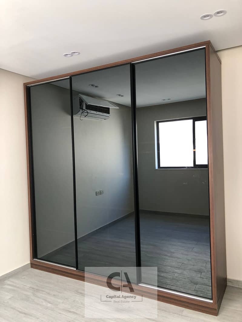 10 b2c6e1f2-fdbc-4fe7-ba89-1f30b37d734c. jpeg