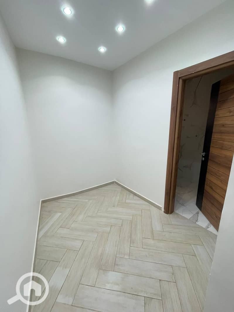 4 8F75367E-E855-4BB8-A4AD-3A80F1E3E52D. jpeg