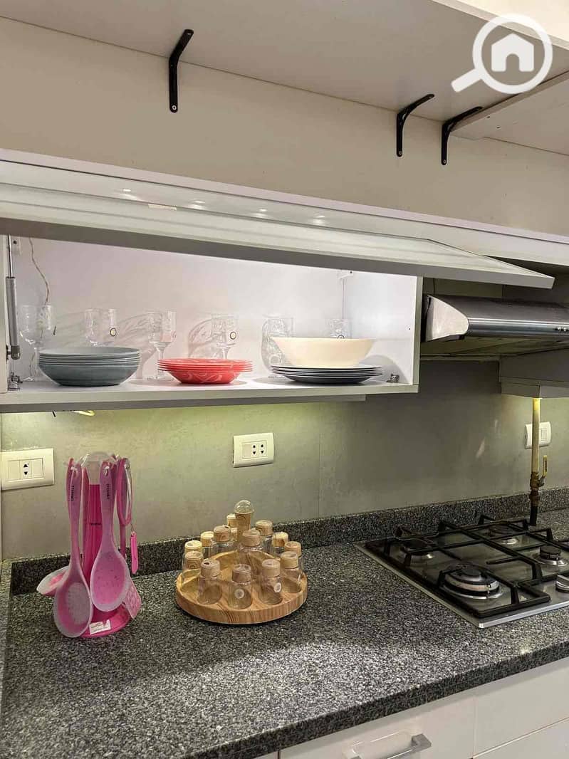 8 ae1bd784-b521-4a77-b752-86982c9c57e6. jpg