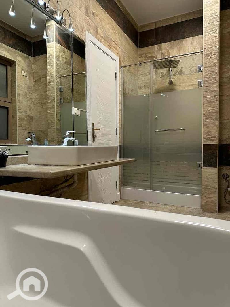 21 28991228-a2df-494c-8f92-9b1569a69c91. jpg