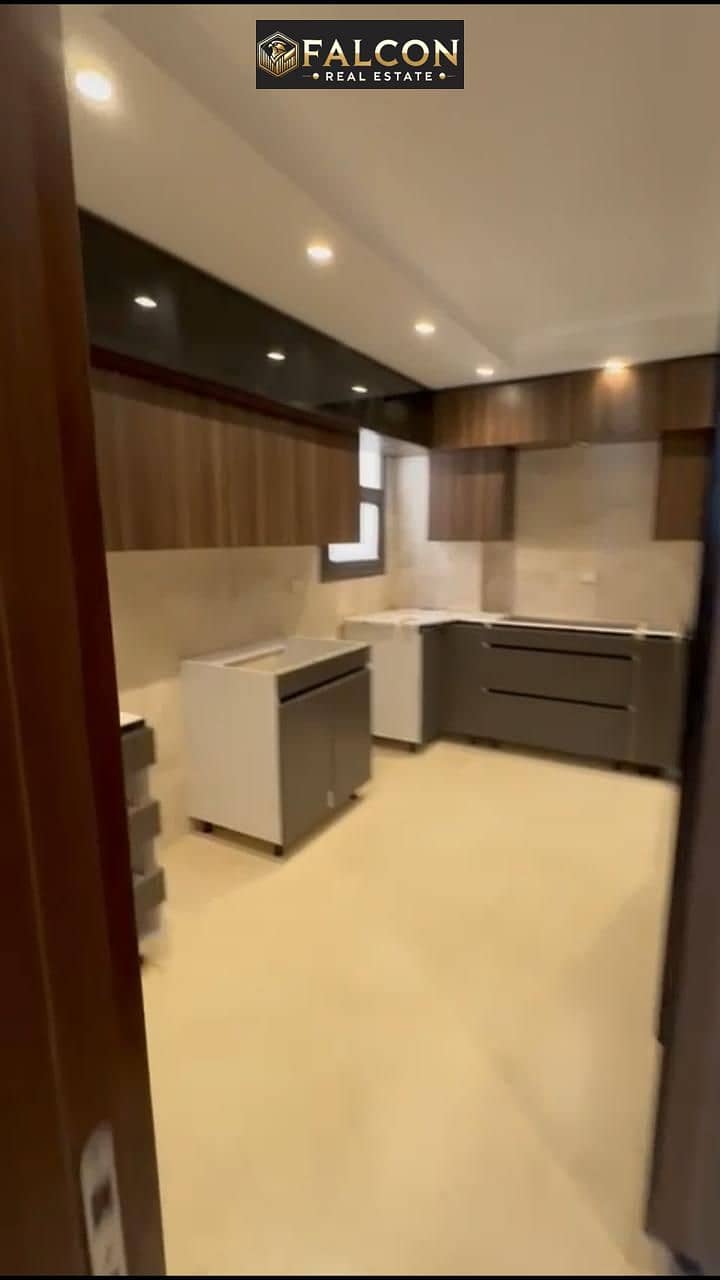 10 71da03f4-09ef-466c-b4f7-1e0e77641989. jpg