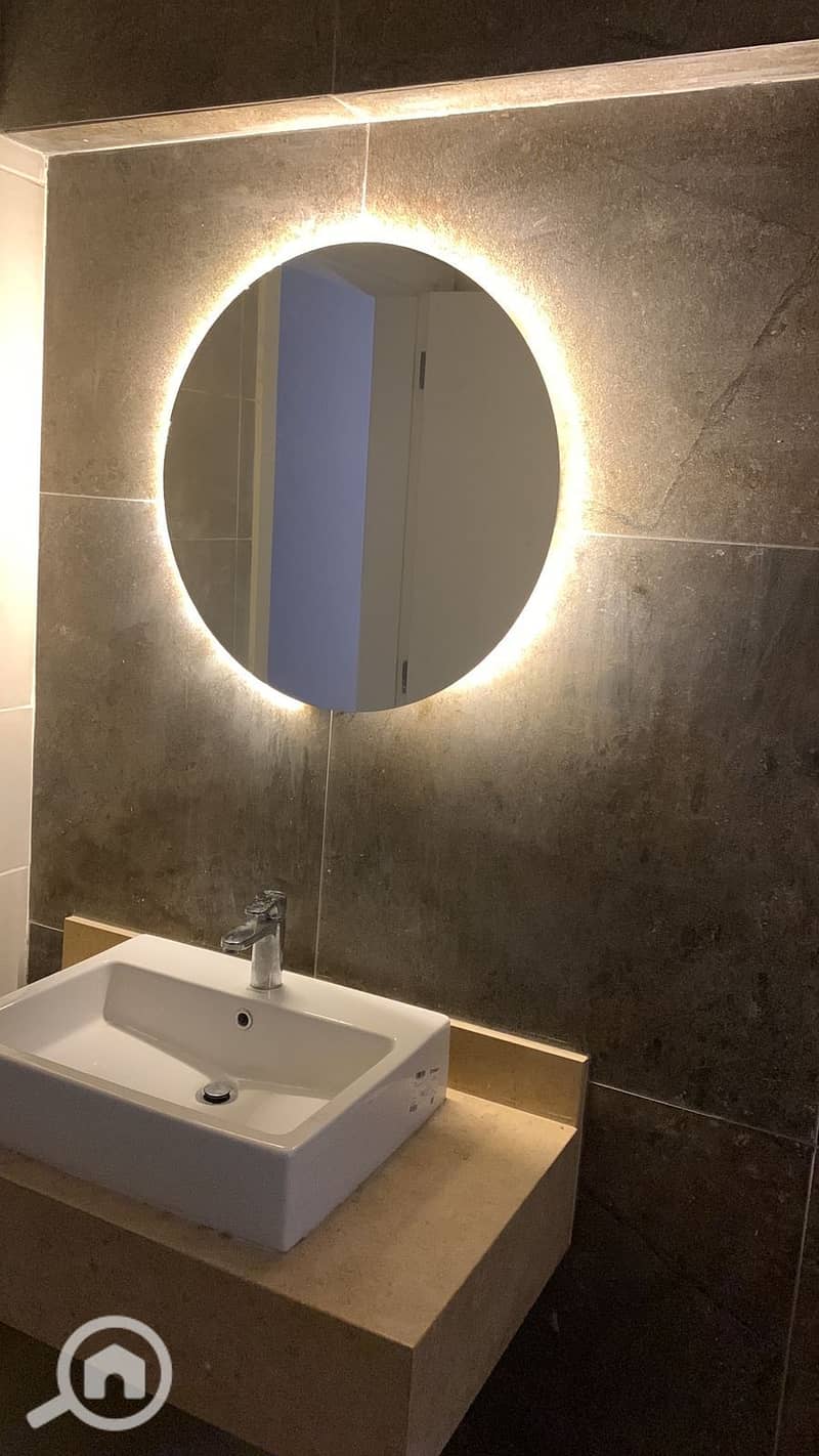 14 261f396a-5480-4491-a7e1-984b793843e6. jpeg