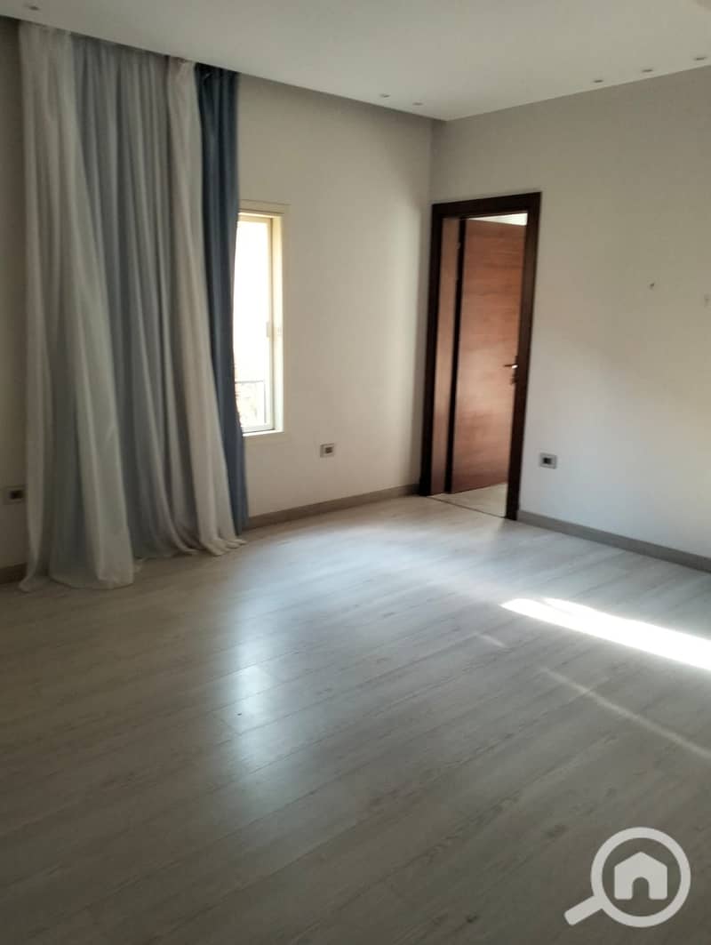 3 WhatsApp Image 2025-12-04 at 16.41. 56. jpeg