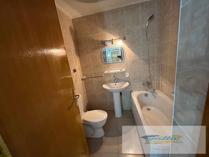 13 563f0708-2b8b-402f-81f9-a0a8683995bc. JPG