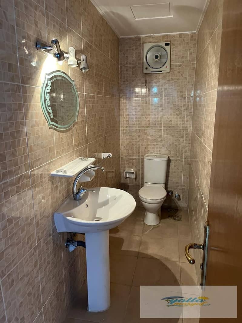 24 f11def55-1a5f-4176-b743-55cb9abd3251. JPG