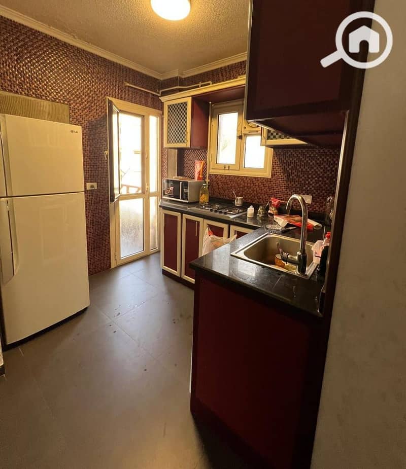 4 0d1df8e0-7a21-4cb1-b1d8-9a6aef4d2c7f. jpeg