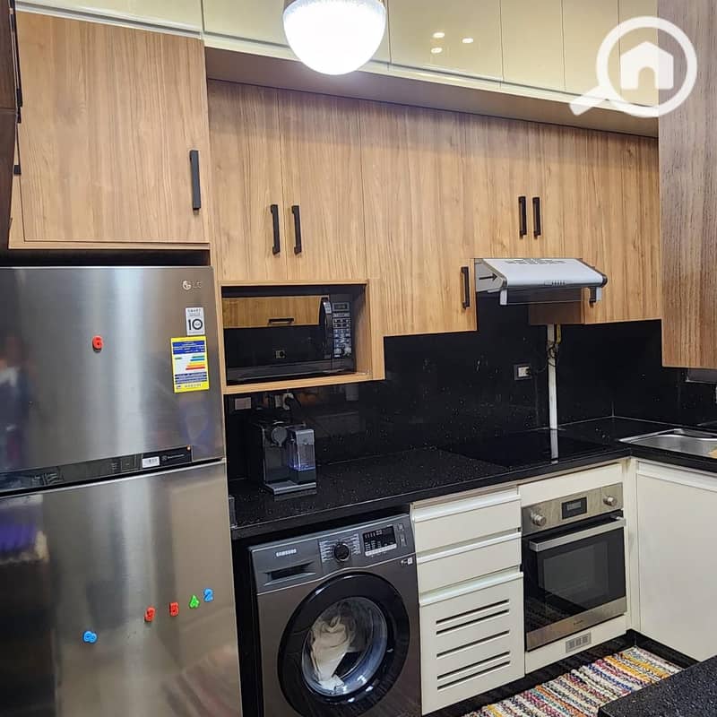 7 91f9515a-38f5-435d-a3ef-5afef1d111c9. jpg