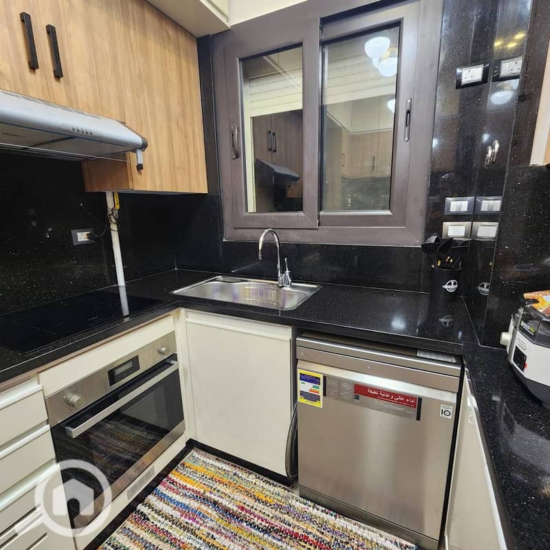 10 631664d5-465e-4894-a1b7-ee343a8fa536. jpg