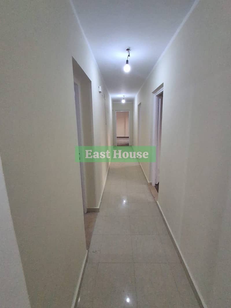 5 WhatsApp Image 2025-12-04 at 17.16. 08_199ec54f. jpg