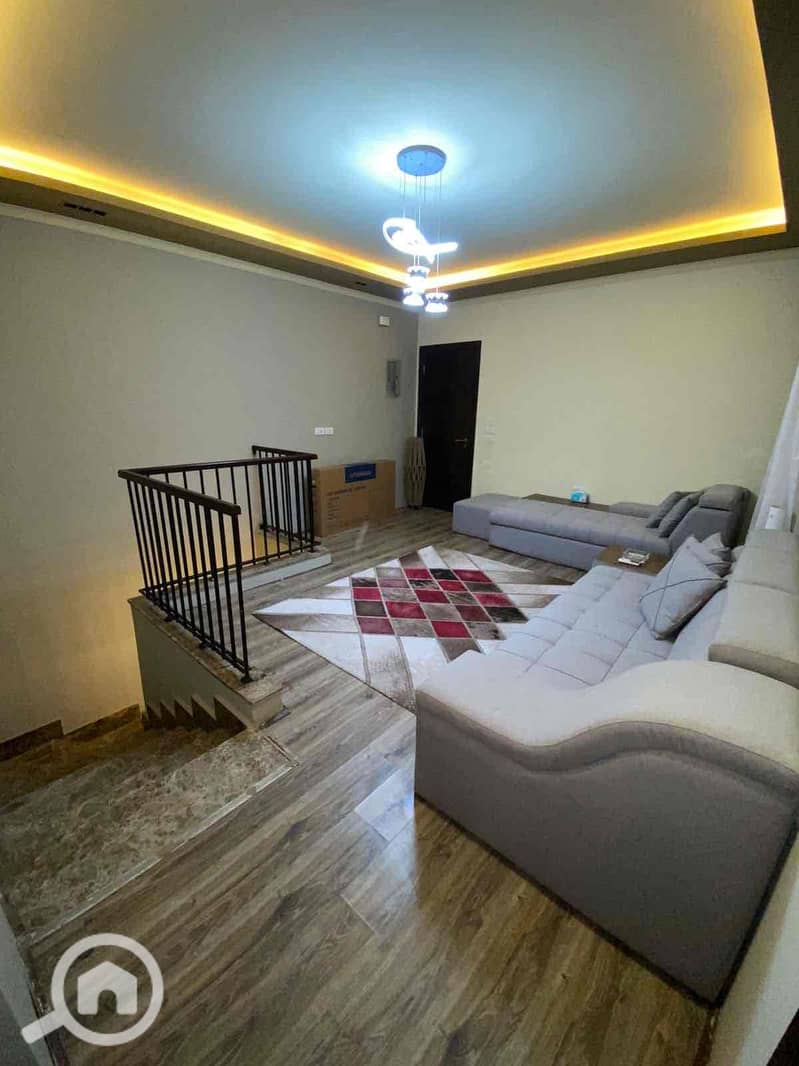 11 0ecc472f-9f3c-4905-8594-bc000d25794e. jpg