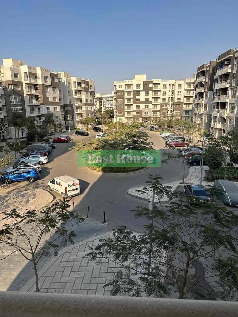 10 6560bbef-150a-49e6-b3f3-04eb050d6979. jpg