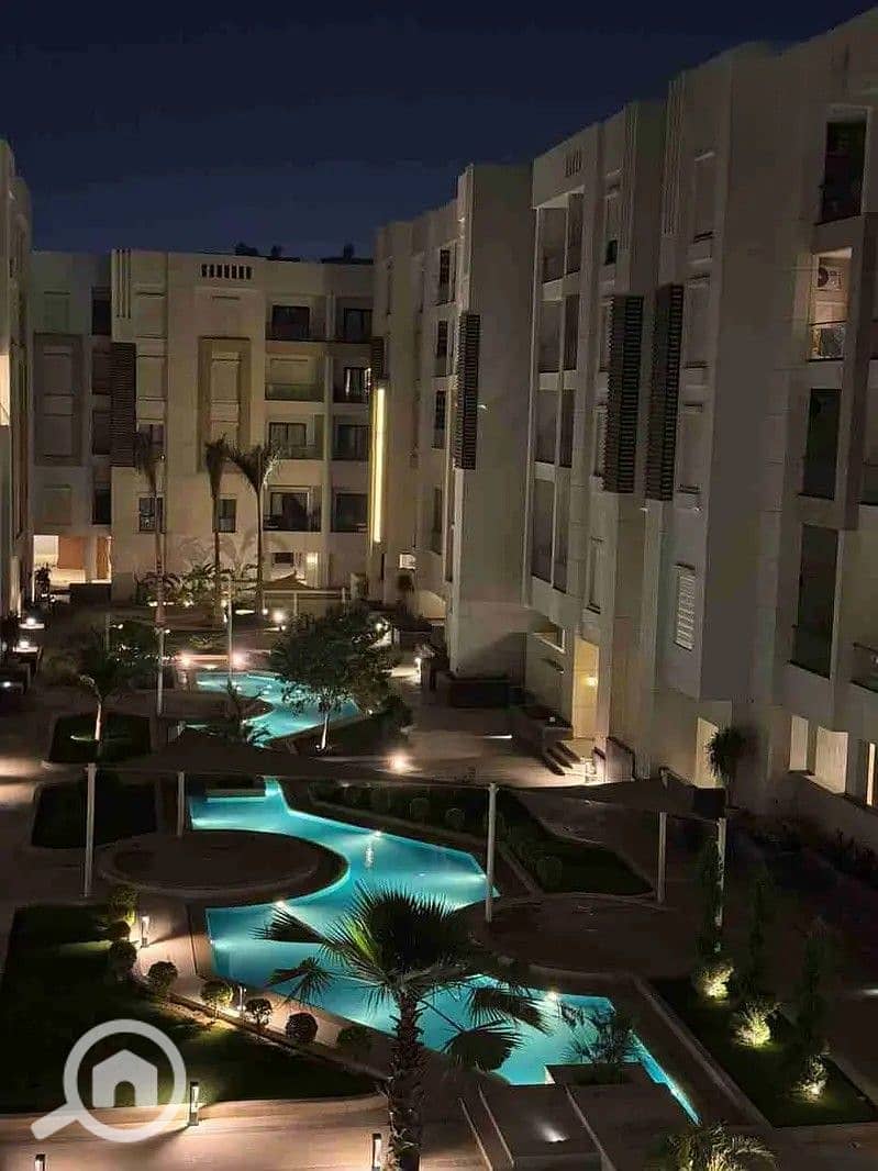 12 32749001-800x600. jpg