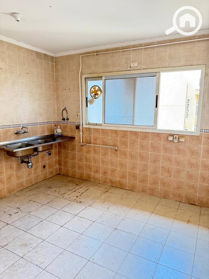 11 4c4d7445-bbd4-47d2-86eb-f85abf396926. jpeg