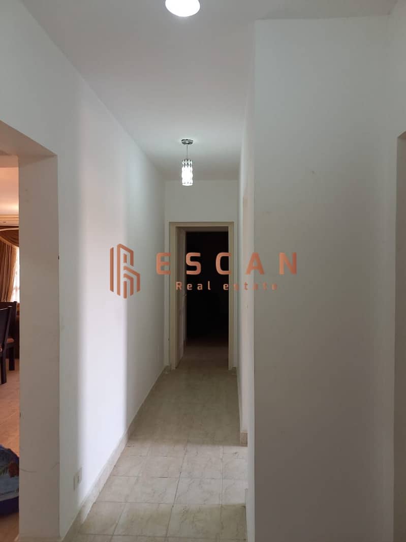 12 U716610 (6). jpeg