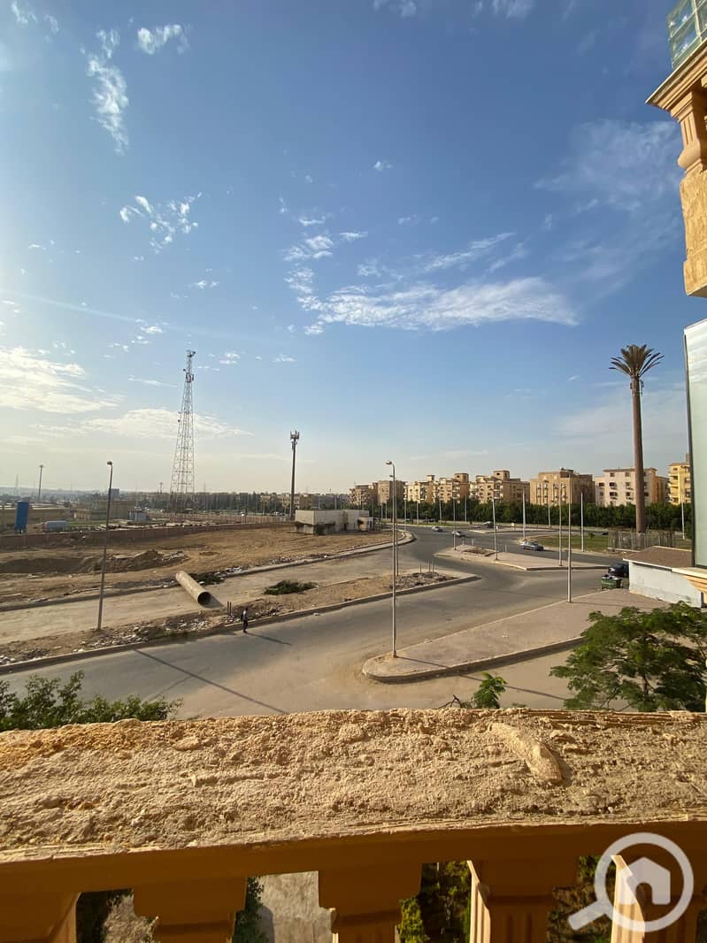 18 02efbe1b-cdde-4f65-b022-3bec9b6f365b. jpeg