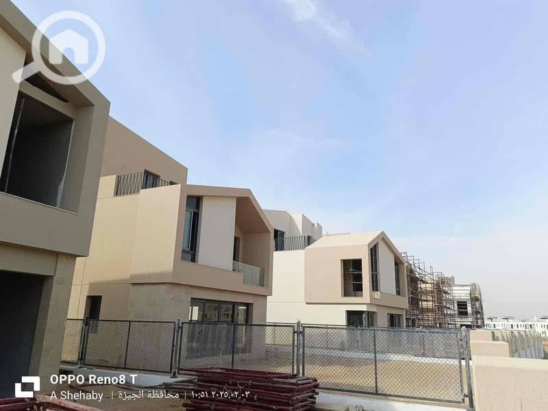 13 f9c0eb1c-8465-48c2-bcf0-c4b728c0f32c. jpg