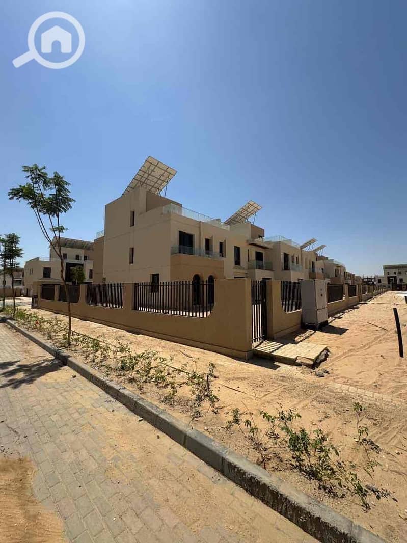 18 6fd8a1a8-b0a1-43fc-b9e9-df66f6d9ba52. jpg