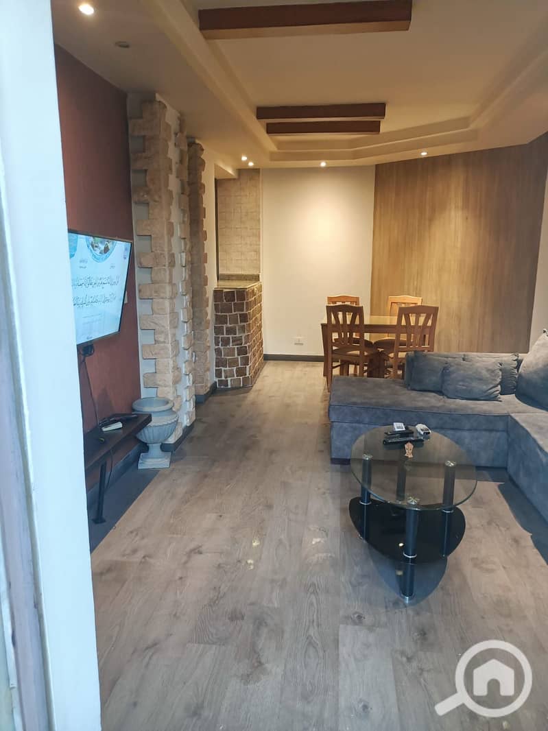 2 7e4059a5-9cf6-4819-a149-5e4d8c7879b1. jpeg