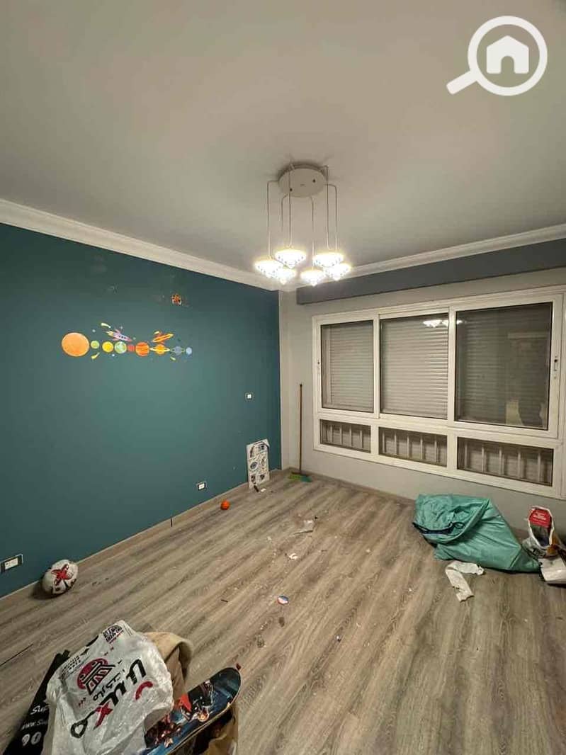 5 eb7702fd-c30b-4d1f-a3b8-597fbcc4cd15. jpg