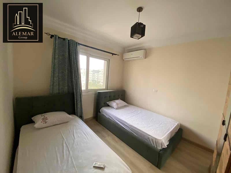 10 8378d789-9c37-415d-8b23-c98abb35c82f. jpg