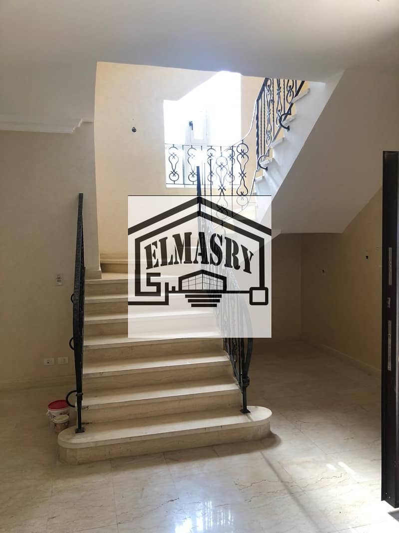 2 92335214-29ab-4d7c-bf9f-061f8d1b78c3. jpg