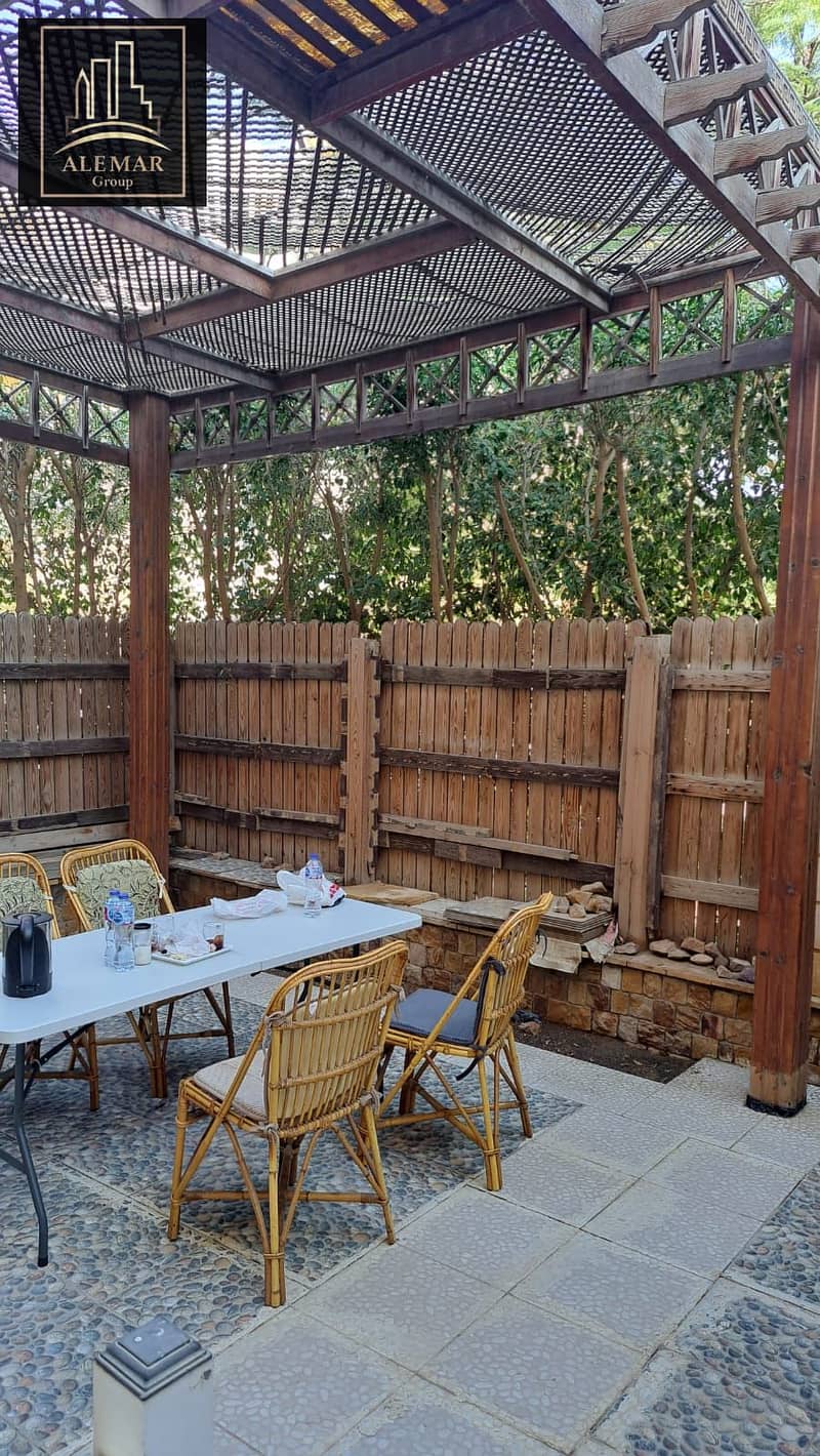 15 f0d9332d-5b96-4a7a-a5ec-27cd9f54e6bb. jpg