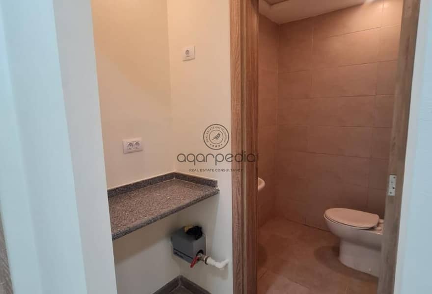 8 0555b84f-a3fd-4093-a6e3-47758d6c3521. jpg