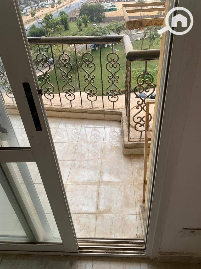 10 c01356a8-e534-4d6a-b340-0404a4fdec7c. jpeg