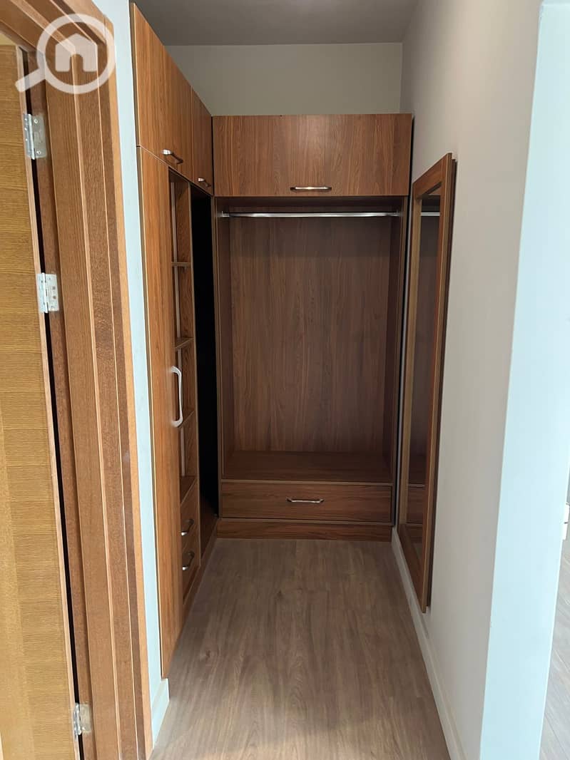 2 d34364a9-8747-4772-b16a-c354b7bf43ec. jpg