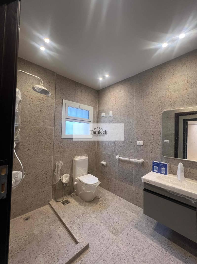 2 cb6165b2-a578-47a1-a18a-53990b8df049. jpg