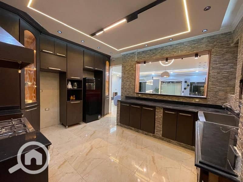 18 879ec252-3e5e-4c24-b530-33f0b29c99d9. jpg