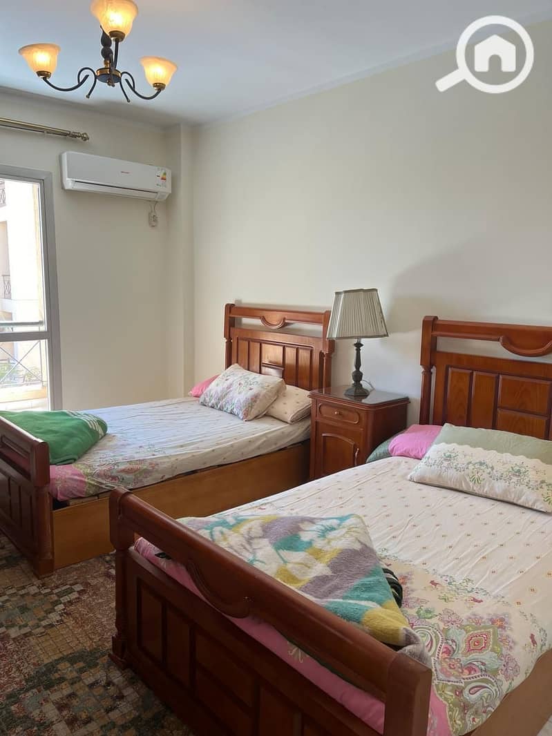 3 b8ec7771-b7fe-40ce-be0e-41ede9c43e8d. jpeg