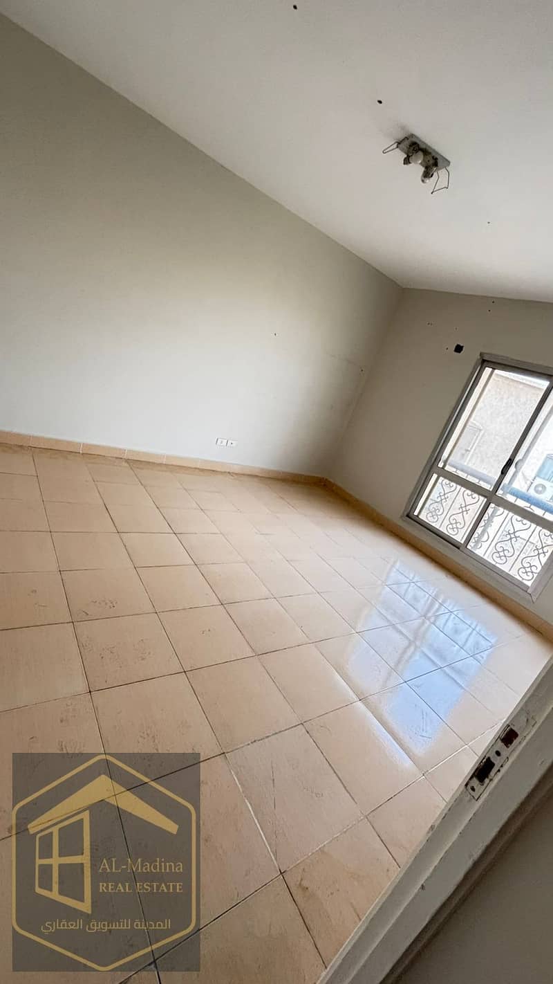 4 WhatsApp Image 2025-11-29 at 18.49. 48_04b87f29. jpg