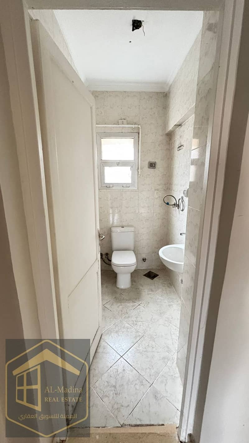 8 WhatsApp Image 2025-11-29 at 18.49. 49_601c54fb. jpg