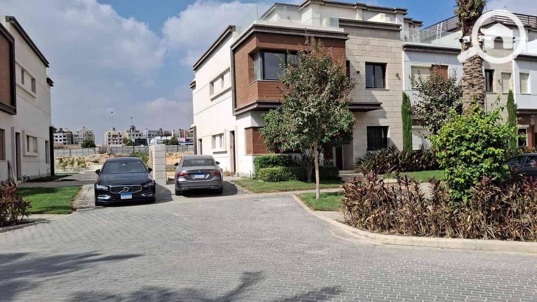 6 2a270060-f210-47d5-bb6c-f52b74a70f03. jpg