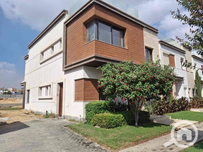 9 ccd6358f-d71d-4303-b3ba-3192f168d465. jpg