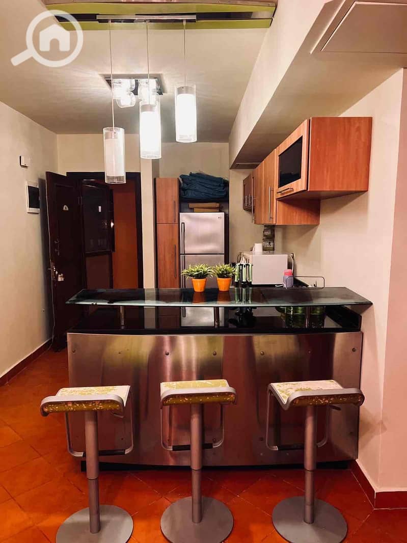 2 2db61958-8be8-4994-bddc-dd8f193d61e0. jpg