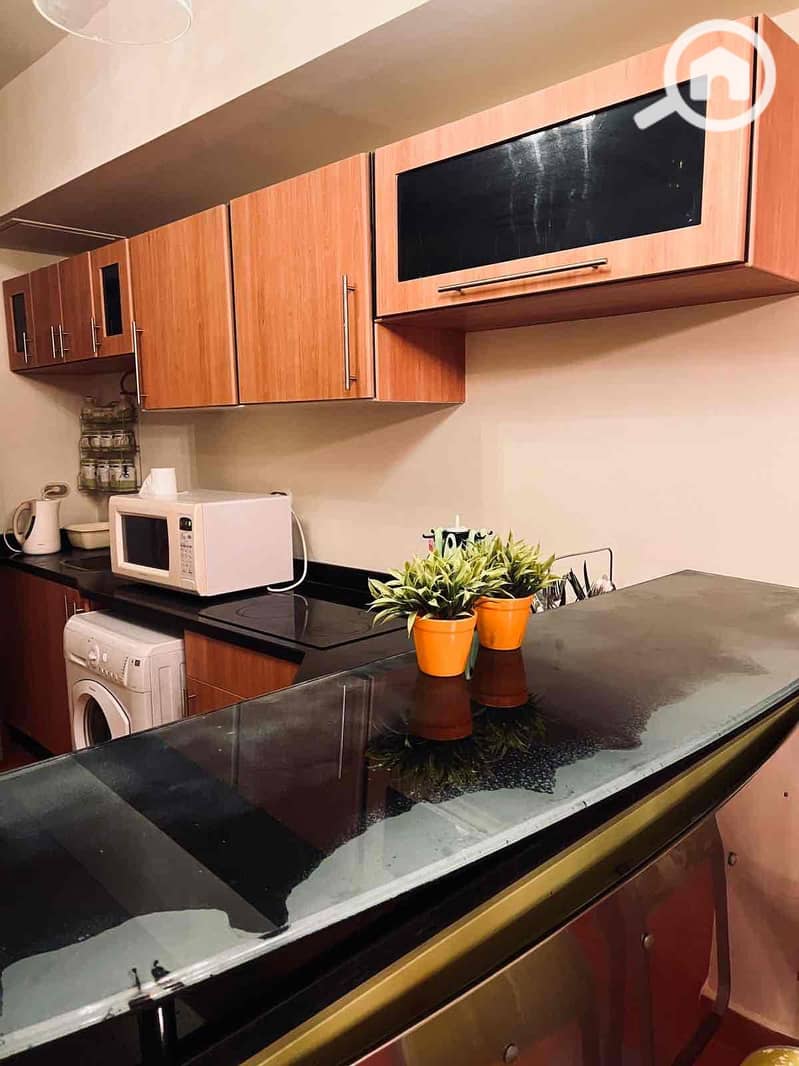 6 e6894cab-4879-4e0b-aa02-106628b2af33. jpg