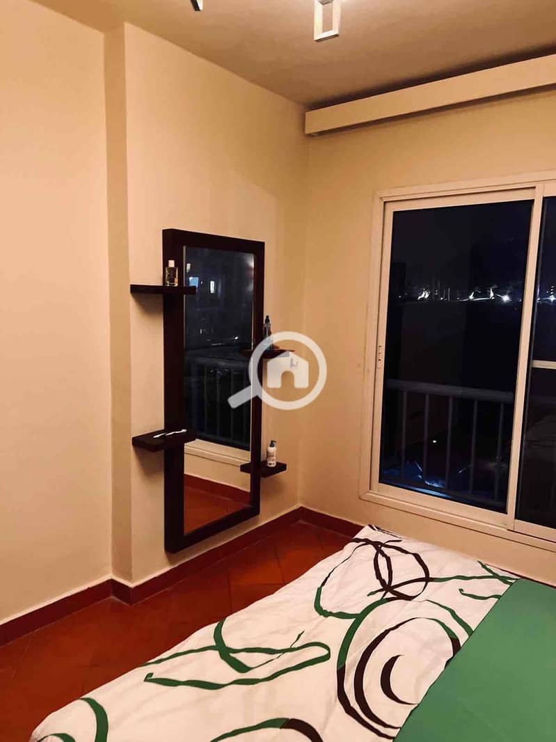 10 e719da13-e8eb-40e6-a2a0-5a337fa03086. jpg