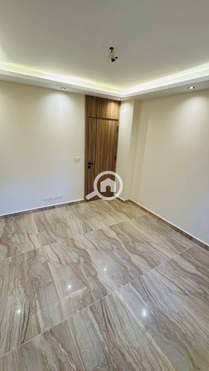 4 IMG_20251204_195859_0363. jpg